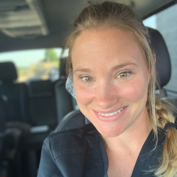 Meet your Posher, Amanda - Picture 1 of 1